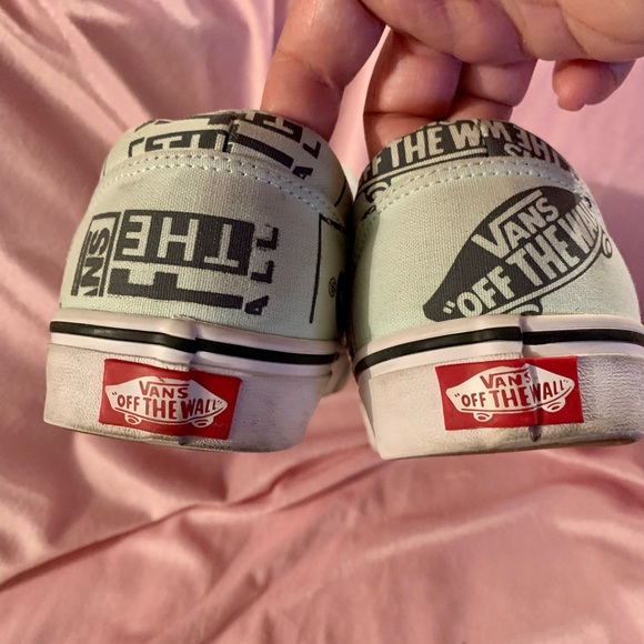 Womens Vans - Picture 2 of 4